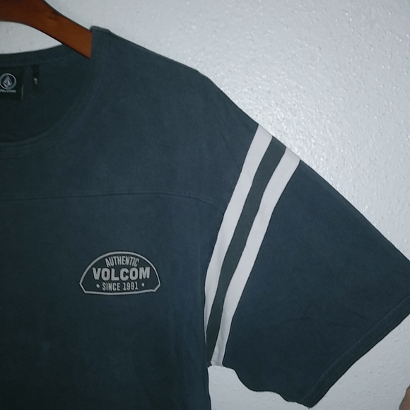 Volcom L Authentic Since 1991 Shirt - Picture 5 of 6